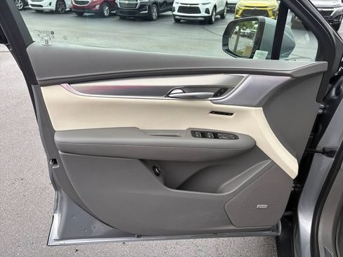 Certified 2024 Cadillac XT5 Premium Luxury w/ LPO, Floor Liner Package AWD/4WD image 18