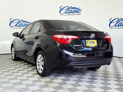 Used 2017 Toyota Corolla LE FWD image 2