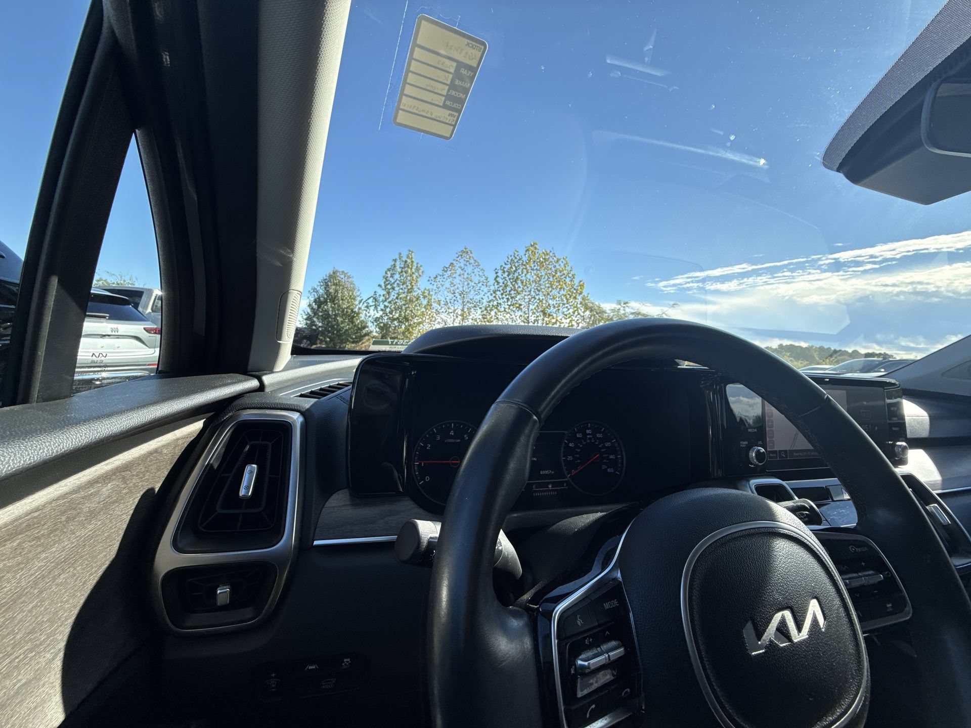 Used 2022 Kia Sorento EX FWD image 24