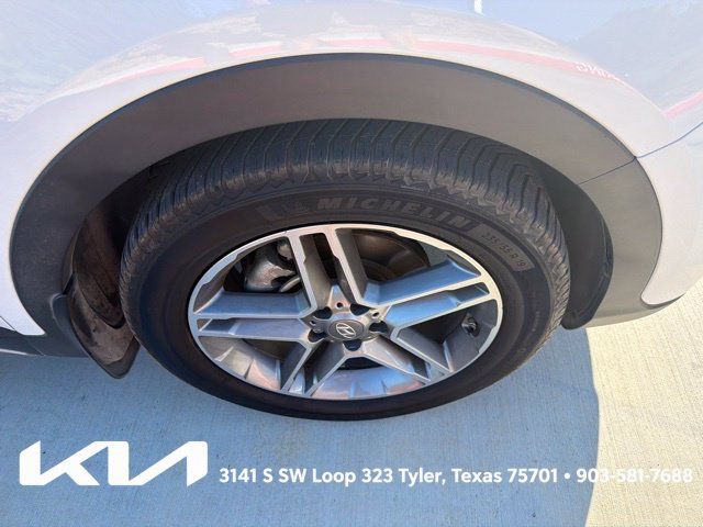 Used 2018 Hyundai Santa Fe Limited FWD image 14