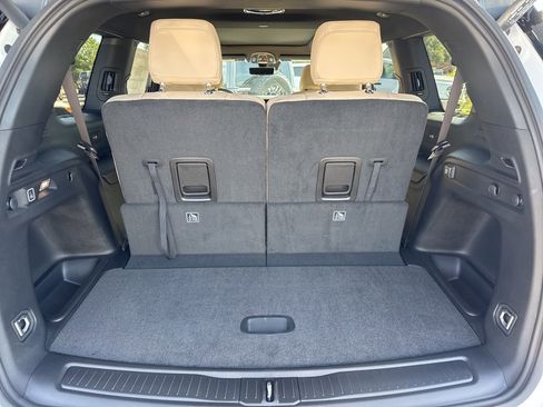 New 2025 Jeep Grand Cherokee L Limited w/ Luxury Tech Group II image 8