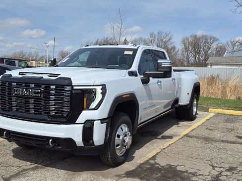 Used 2026 GMC Sierra 3500 Denali Ultimate image 1