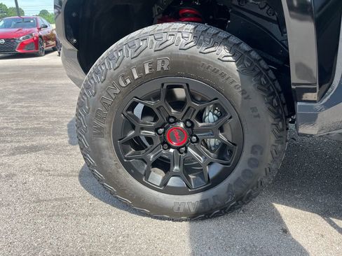 Used 2025 Toyota Tacoma TRD Pro AWD/4WD image 28