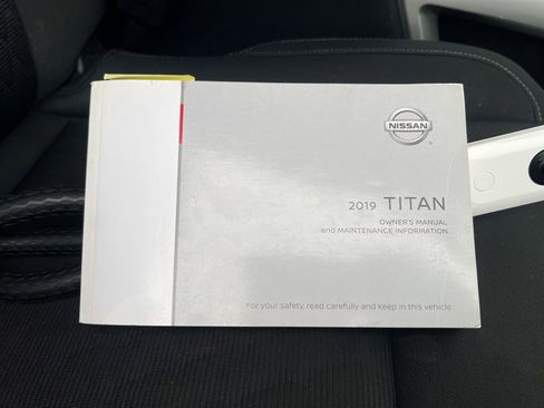 Used 2019 Nissan Titan SV w/ SV Convenience Package image 24