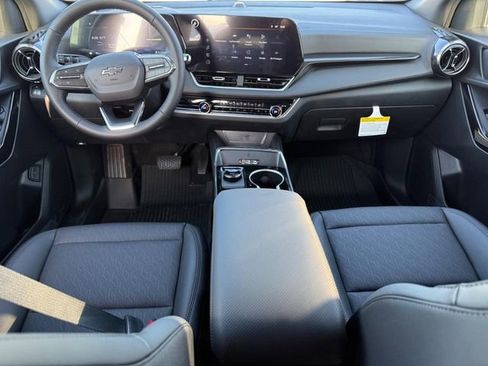New 2026 Chevrolet Equinox LT w/ Convenience Package II FWD image 6
