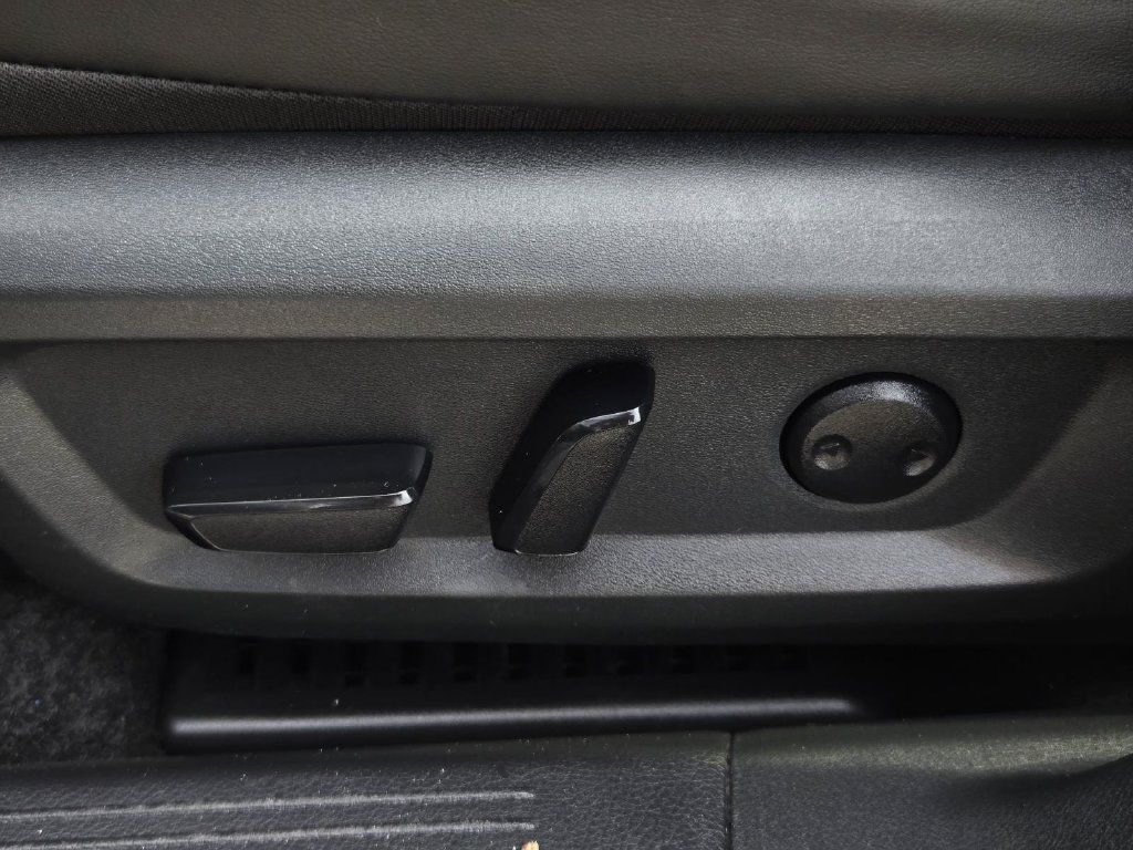 Used 2023 Nissan Rogue SV w/ SV Premium B Package FWD image 21