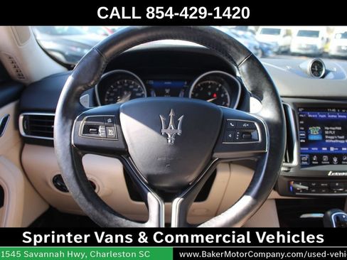 Used 2017 Maserati Levante S AWD/4WD image 5