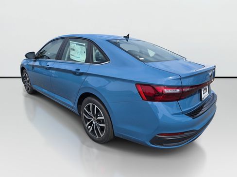 New 2026 Volkswagen Jetta SE FWD image 5