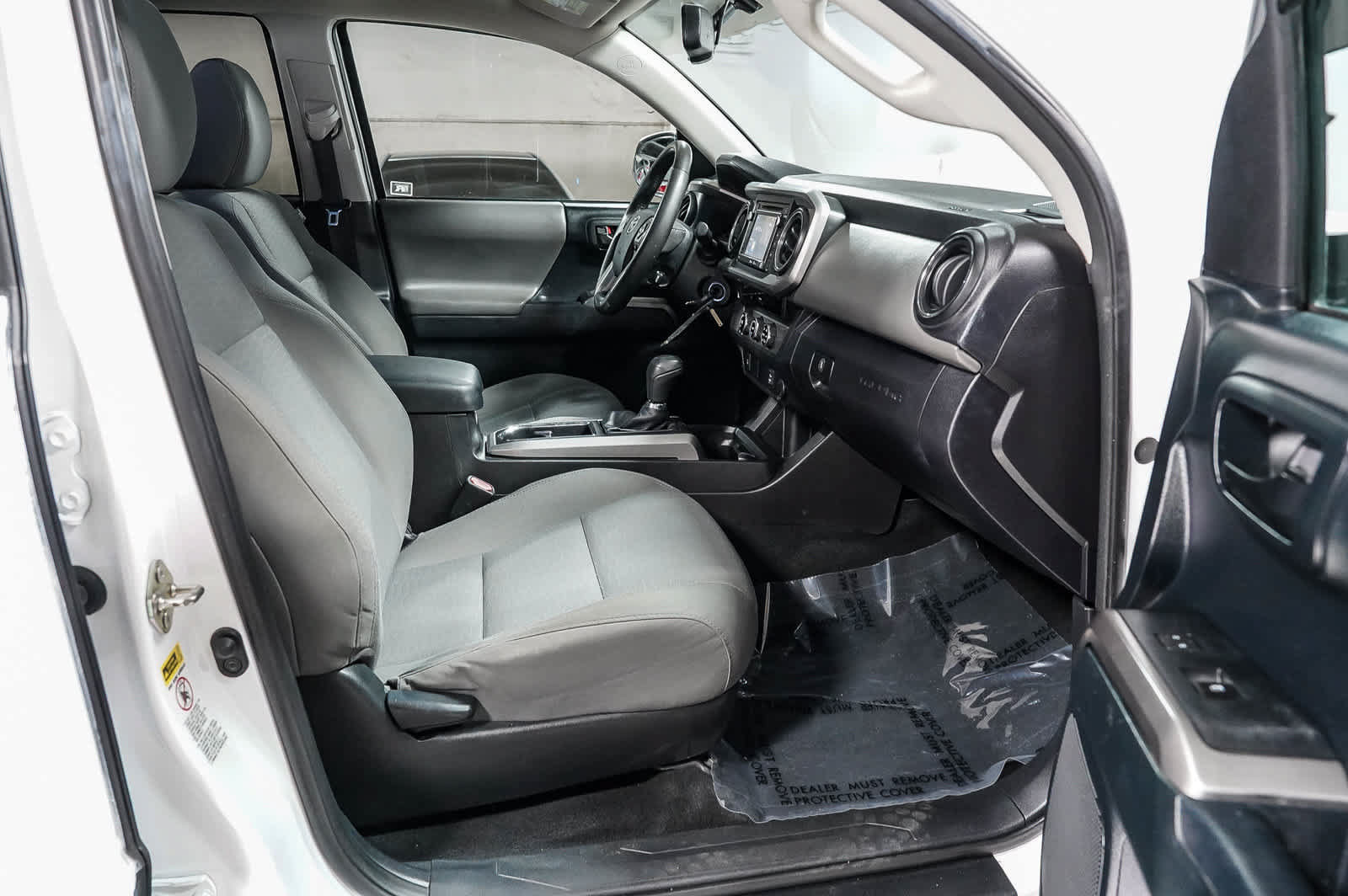 Certified 2016 Toyota Tacoma SR5 w/ SR5 Appearance Package (SN) RWD image 16