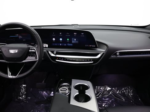 Used 2024 Cadillac Lyriq Tech RWD image 30