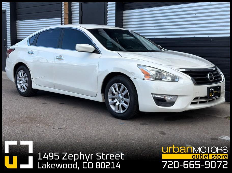 Used 2014 Nissan Altima 2.5 S w/ Display Audio Package FWD image 1