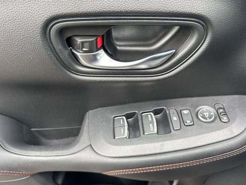 Certified 2025 Honda HR-V Sport image 13