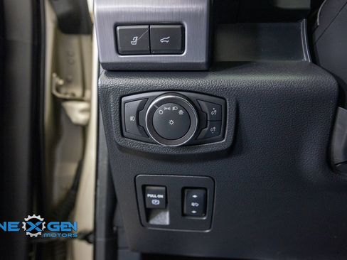 Used 2018 Ford Expedition Platinum AWD/4WD image 13