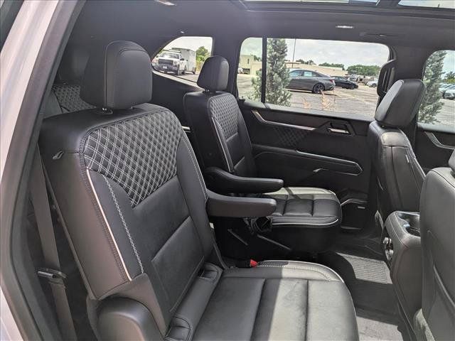 Used 2025 GMC Acadia Denali FWD image 16