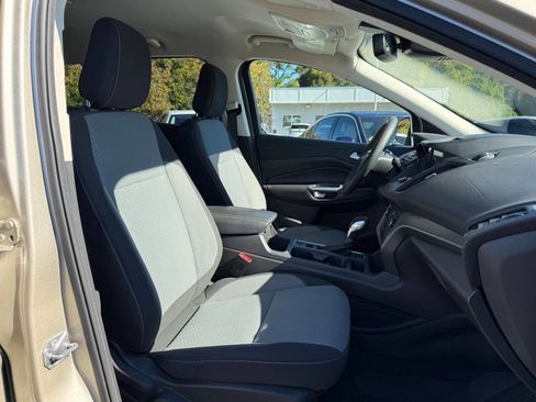 Used 2018 Ford Escape SE w/ Ford Safe & Smart Package image 13