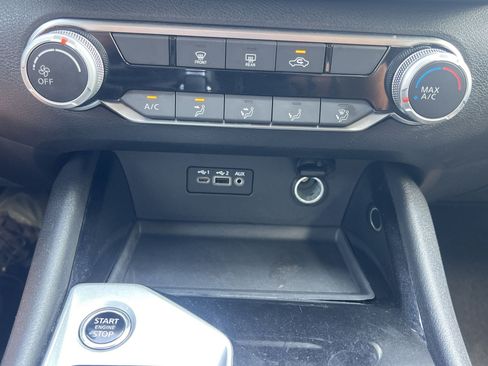 Certified 2024 Nissan Altima 2.5 SV FWD image 7