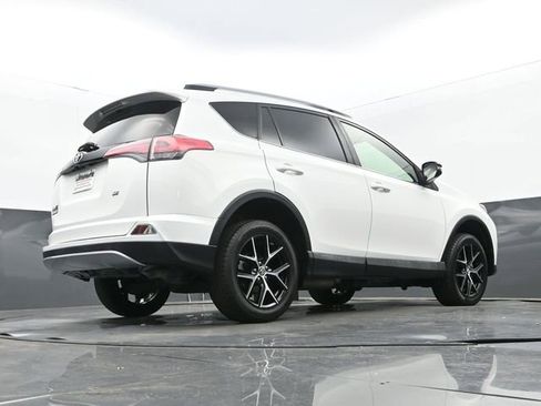 Used 2018 Toyota RAV4 SE w/ Power Extra Value Package FWD image 28