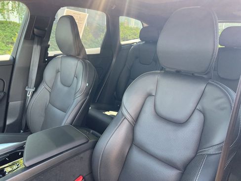 Certified 2024 Volvo XC60 T8 Ultimate w/ Climate Package image 15