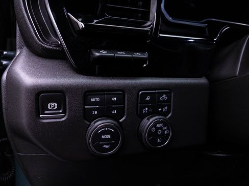 Used 2025 Chevrolet Silverado 1500 ZR2 w/ Technology Package AWD/4WD image 8