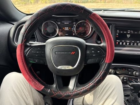 Used 2018 Dodge Challenger SXT image 15