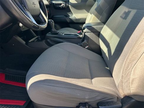 Used 2016 Toyota Tacoma SR image 10
