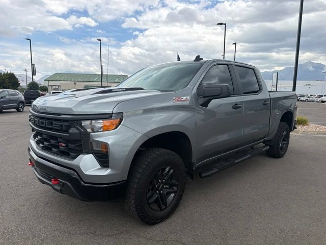 Used 2025 Chevrolet Silverado 1500 Custom Trail Boss w/ LPO, Dark Essentials Package AWD/4WD image 3