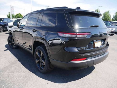 Certified 2023 Jeep Grand Cherokee L Laredo AWD/4WD image 17