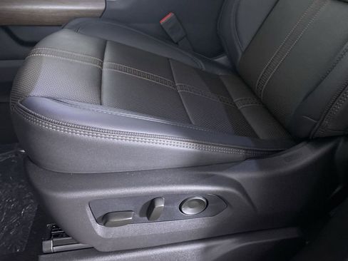 New 2025 Chevrolet Silverado 1500 High Country AWD/4WD image 10