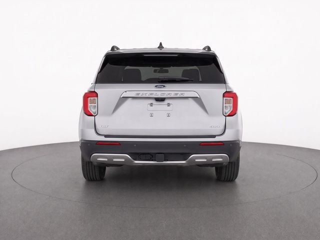 Used 2022 Ford Explorer XLT w/ Equipment Group 202A AWD/4WD image 6
