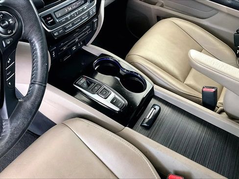 Used 2016 Honda Pilot Touring image 15