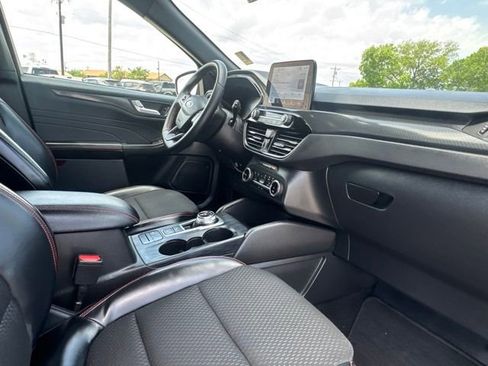 Used 2025 Ford Escape ST-Line AWD/4WD image 16