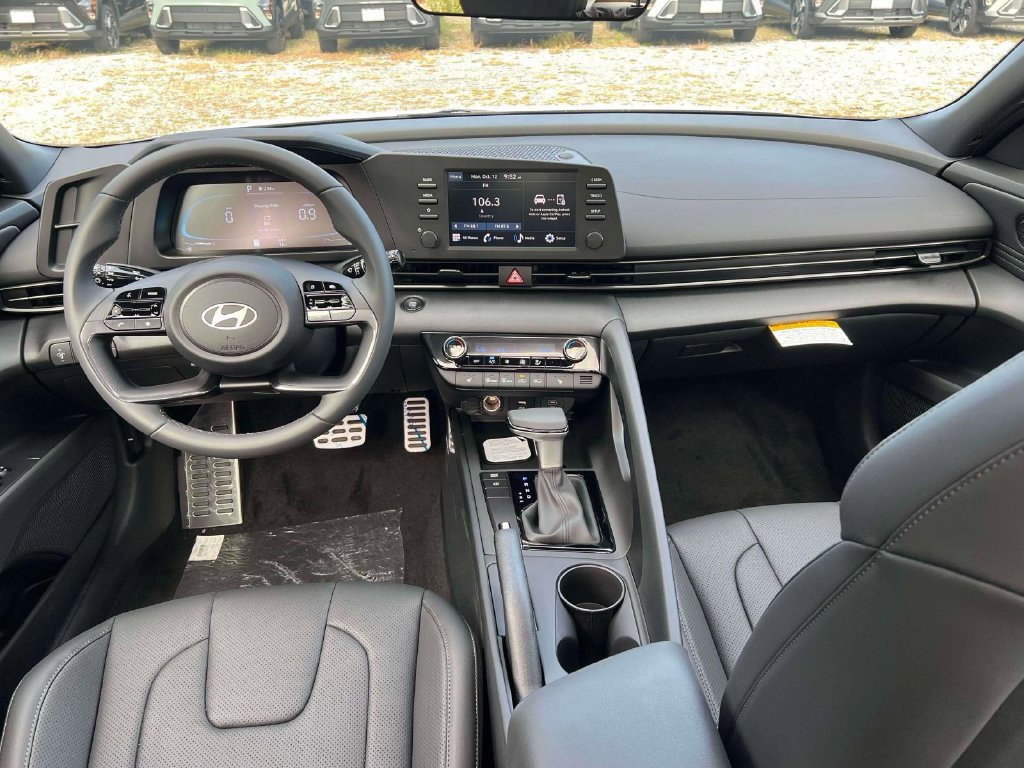 New 2026 Hyundai Elantra SEL Sport FWD image 10