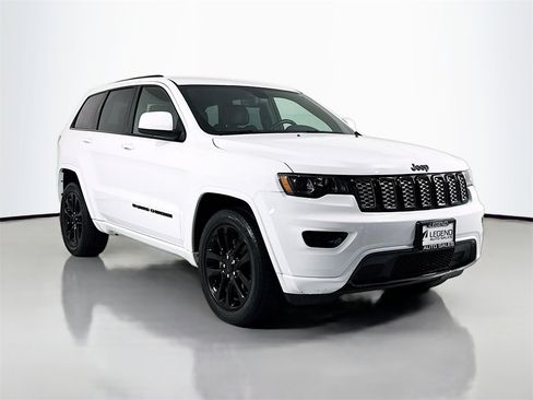 Used 2022 Jeep Grand Cherokee Laredo X image 3