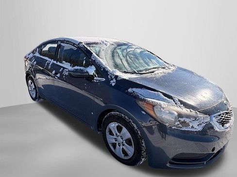 Used 2016 Kia Forte LX image 10