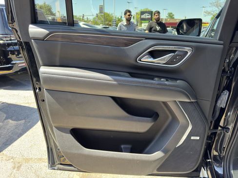 Used 2023 Chevrolet Suburban LT RWD image 26