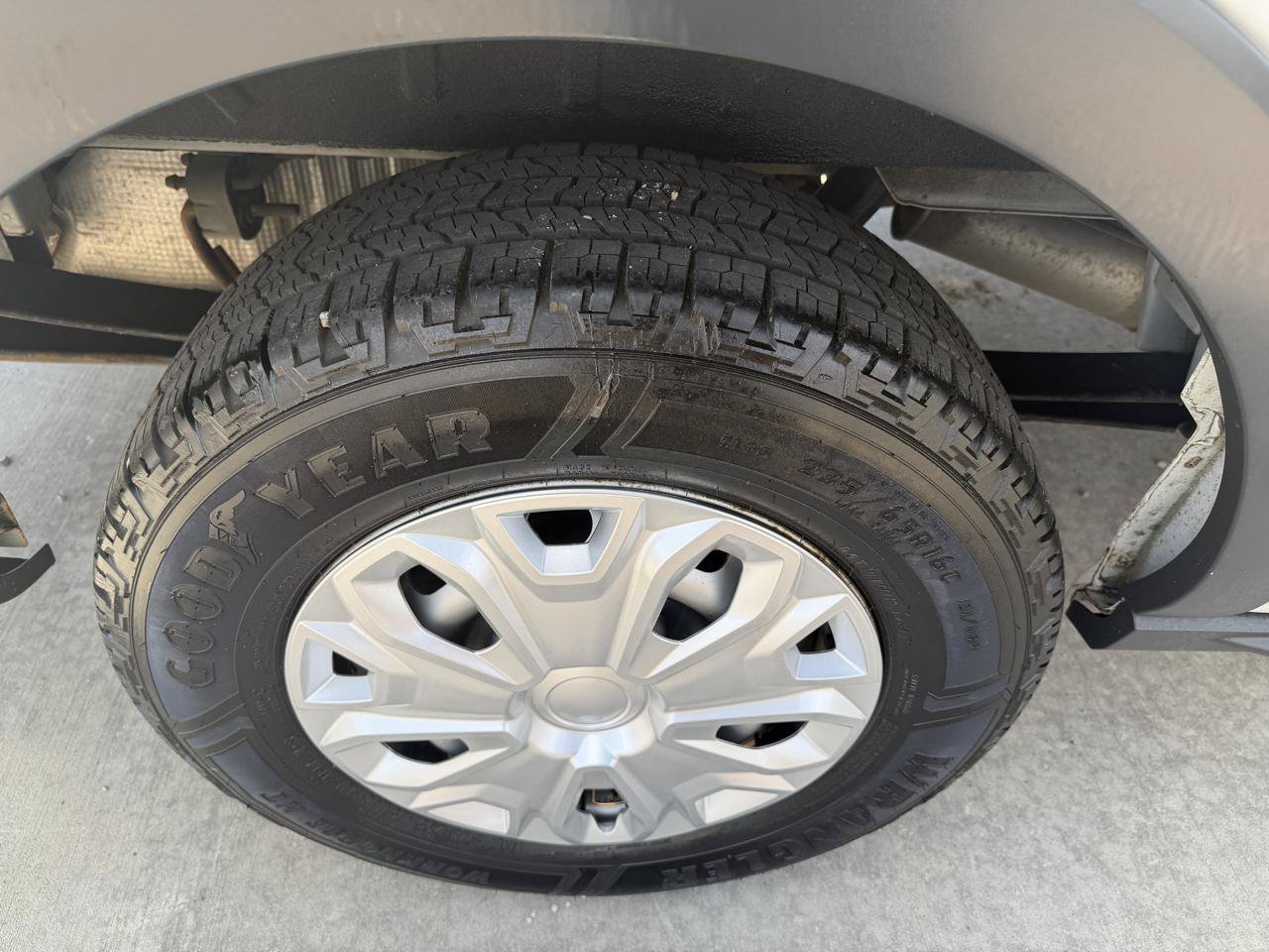 Used 2018 Ford Transit 150 130 Low Roof RWD image 9
