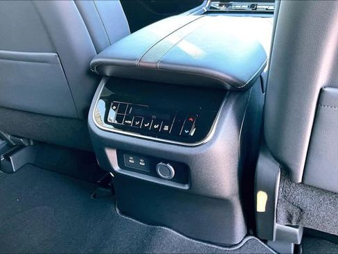 New 2026 Nissan Armada SL image 15