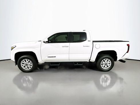 Used 2025 Toyota Tacoma SR5 image 8