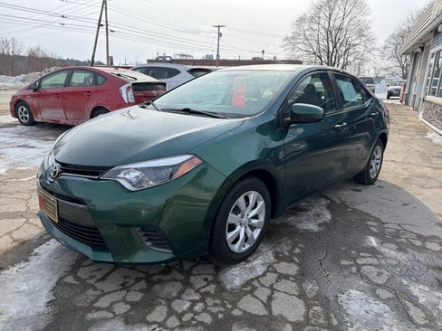 Used 2016 Toyota Corolla LE CVT image 2