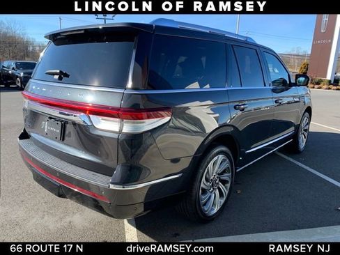 Used 2023 Lincoln Navigator Reserve image 7