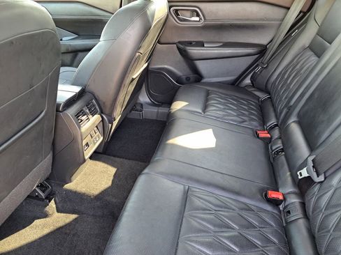 Used 2023 Nissan Rogue Platinum w/ Platinum Premium Package image 24