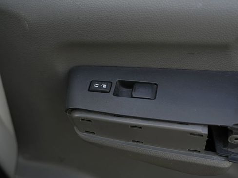 Used 2016 Nissan NV 1500 SV RWD image 23