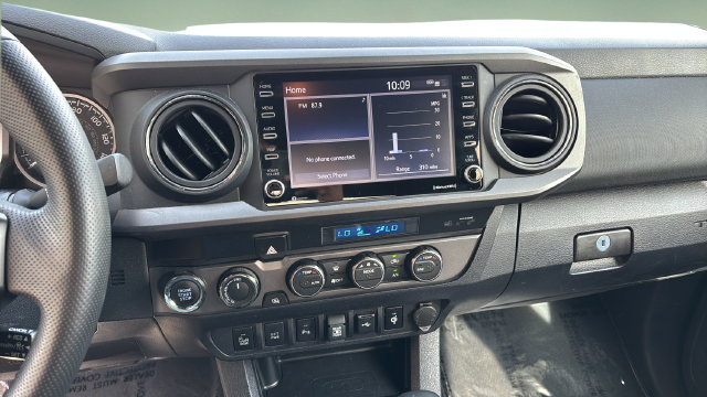 Used 2022 Toyota Tacoma TRD Off-Road w/ Technology Package AWD/4WD image 25