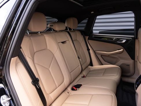 Certified 2026 Porsche Macan AWD/4WD image 30