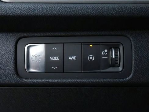 Used 2026 Chevrolet Traverse LT w/ Midnight/Sport Edition image 22