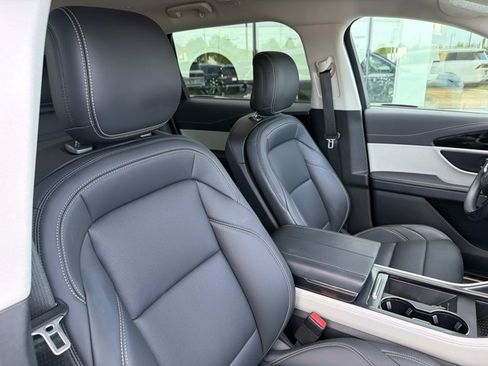 Certified 2025 Lincoln Nautilus Premier AWD/4WD image 21