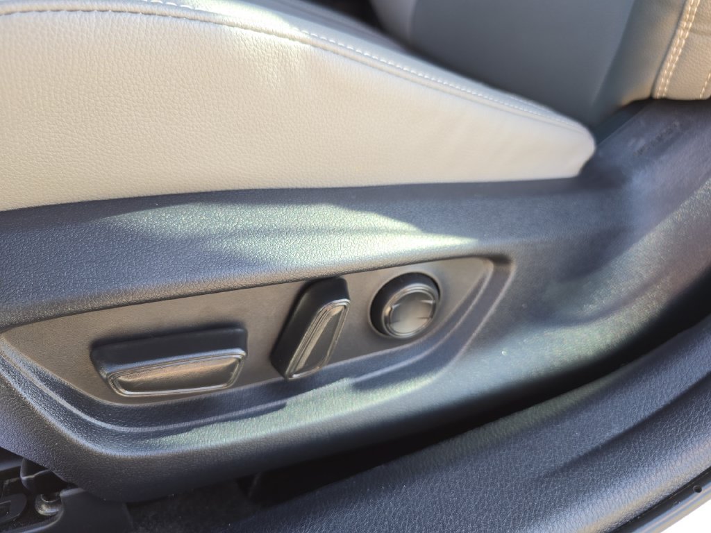 Used 2025 Toyota Camry SE w/ Convenience Package FWD image 25