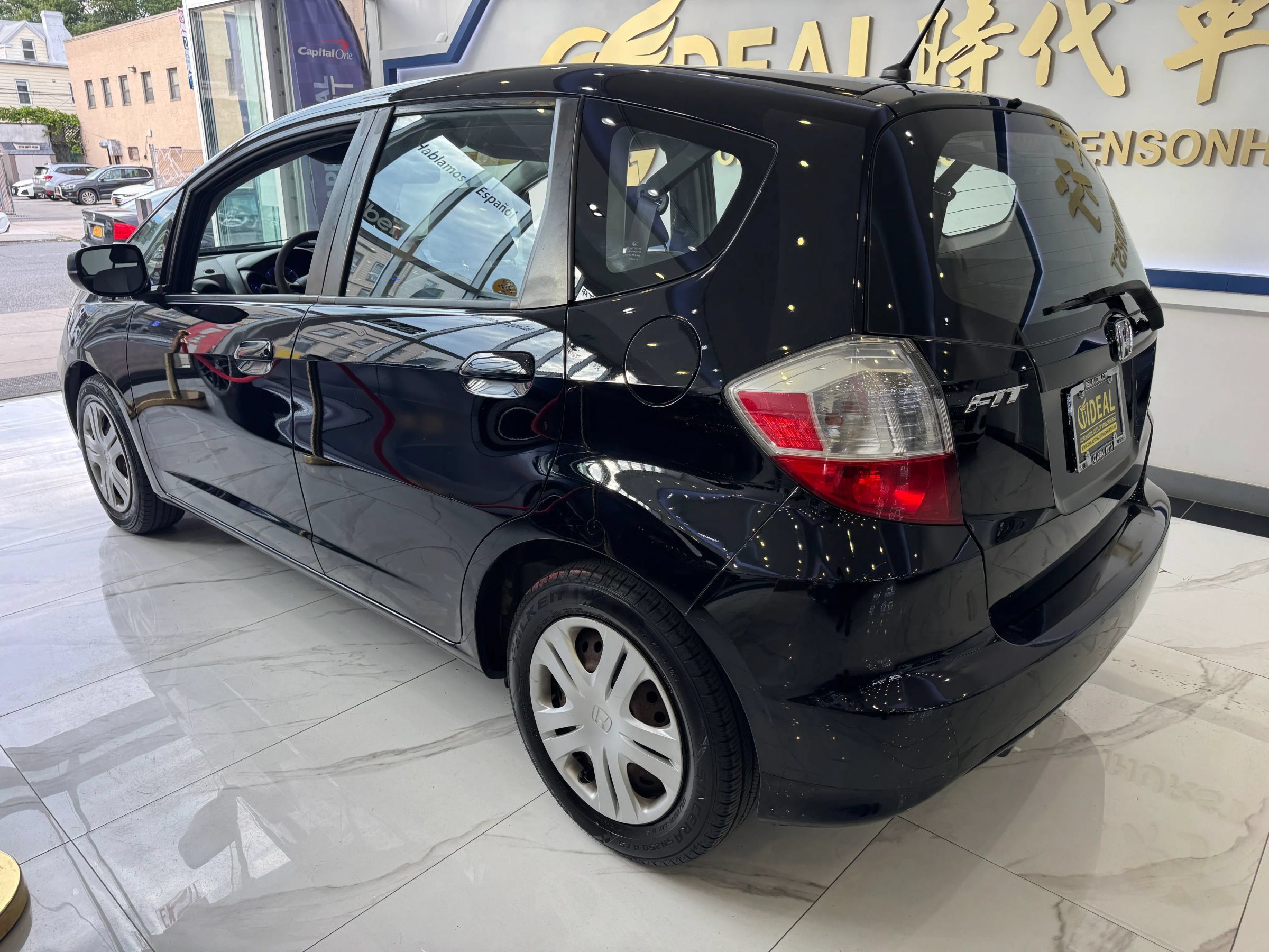 Used 2010 Honda Fit image 5