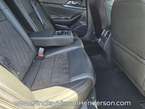 Used 2023 Nissan Maxima SR w/ Sport Mat Group FWD image 16