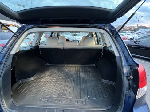 Used 2010 Subaru Outback 2.5i image 13